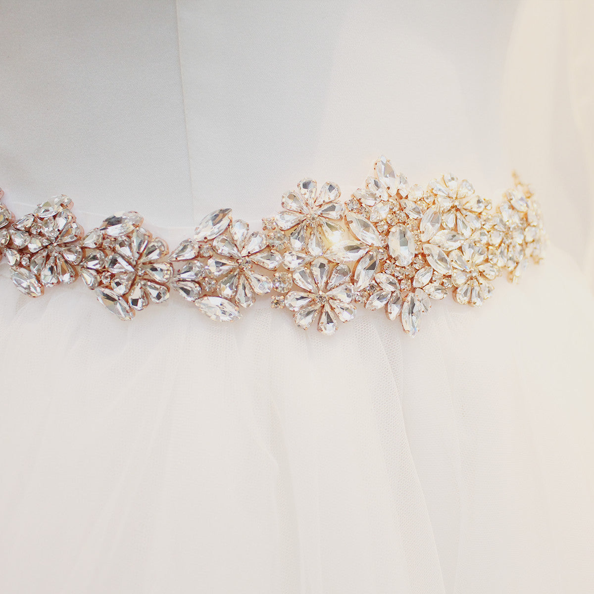 Delicate shiny rhinestone flower bridal belt