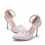 Delicate lace flower wedding shoes
