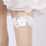 White flowers bride lace garter