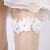 White flowers bride lace garter