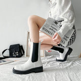 Women's fashionable casual boots in autumn and winter