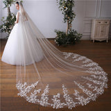 Handmade three-dimensional petals long bridal veil