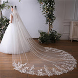 Handmade three-dimensional petals long bridal veil